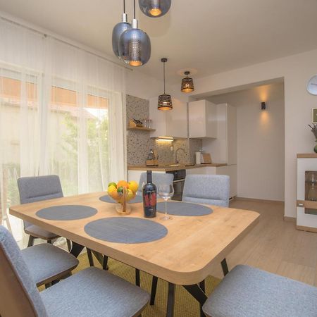 Elena Apartment ชิเบนิก ภายนอก รูปภาพ