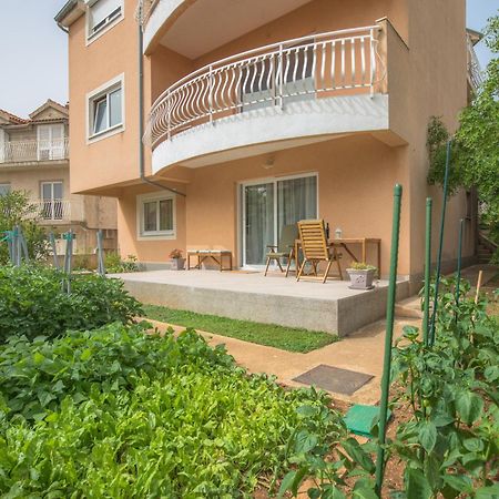 Elena Apartment ชิเบนิก ภายนอก รูปภาพ